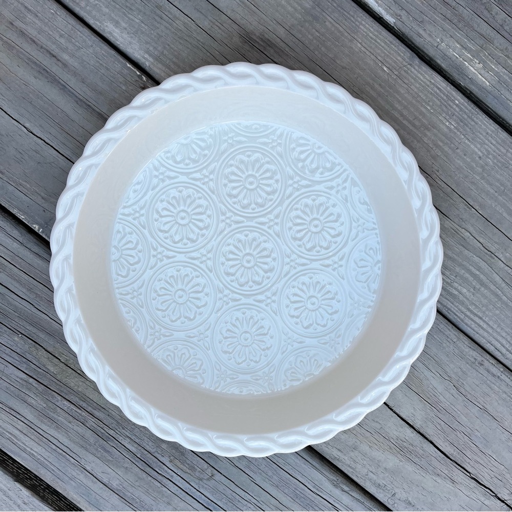 10 Strawberry Street Stoneware Baking Pie Dish Tart Quiche Embossed Holiday